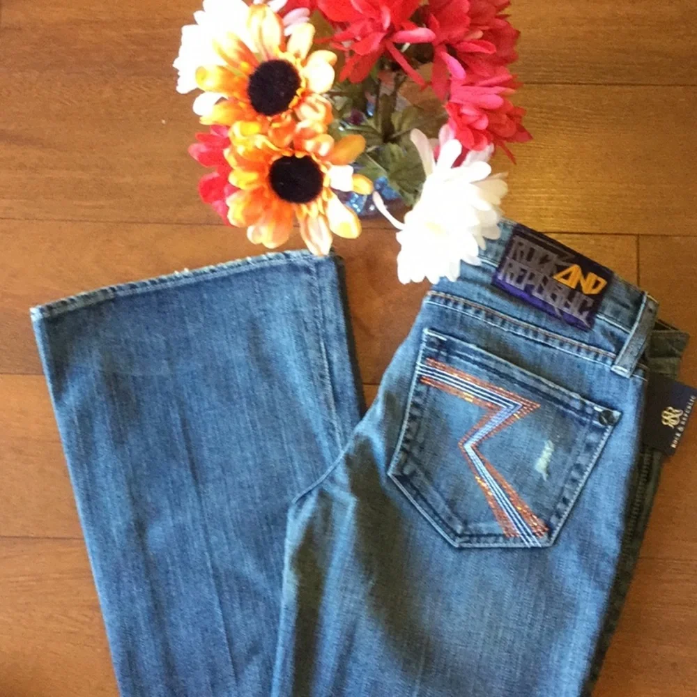 Rock & Republic Distressed embellished Denim sz 25 NWT - Picture 1 of 6